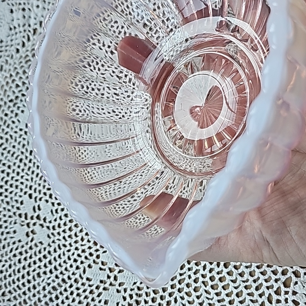 Vintage Fenton Pink Opalescent Ribbed Glass Heart Shaped Dish - Picture 7 of 10